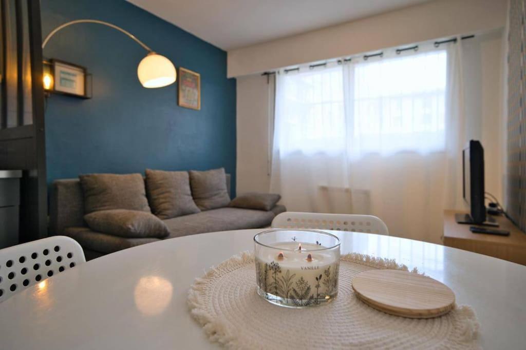Appartement, En Plein Centre , Face A La Gare Centrale, Centre *