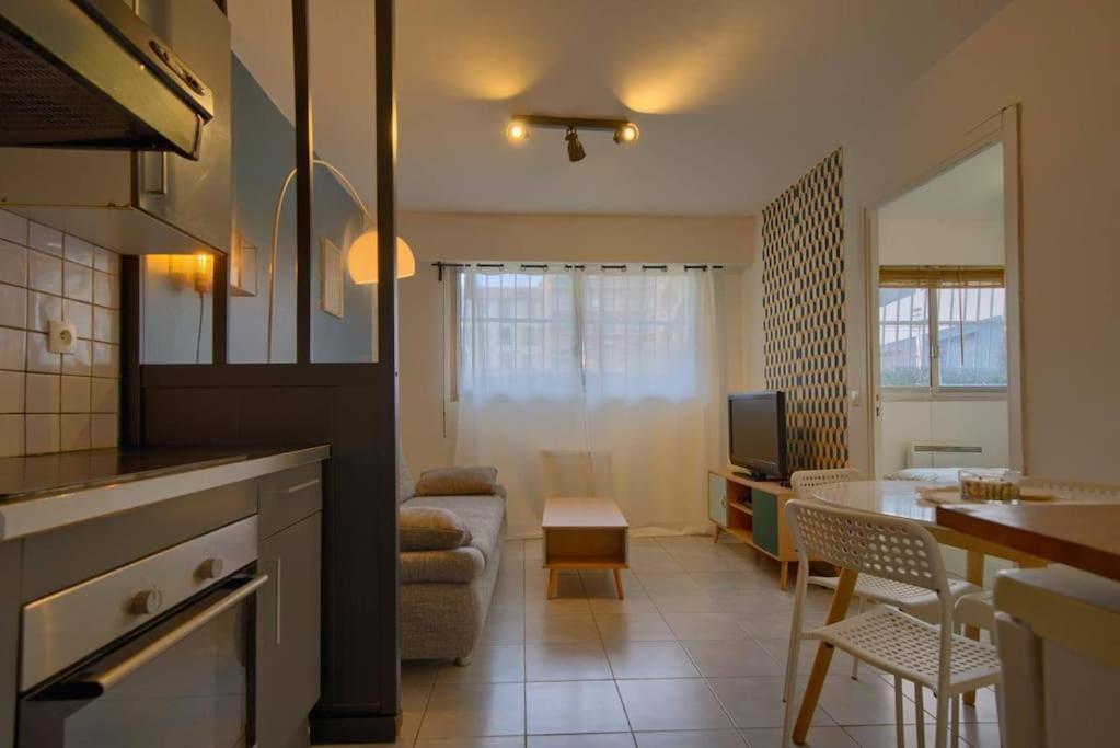 Apartment Appartement, En Plein Centre , Face A La Gare Centrale, Centre