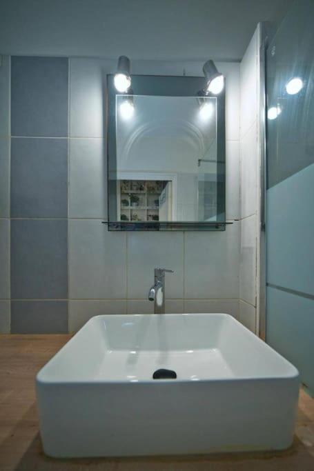Appartement, En Plein Centre , Face A La Gare Centrale, Centre Apartment
