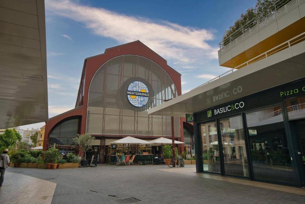 Appartement, En Plein Centre , Face A La Gare Centrale, Centre *